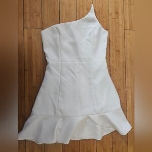 Classic White Women’s Dress - Elegant Strapless Design
